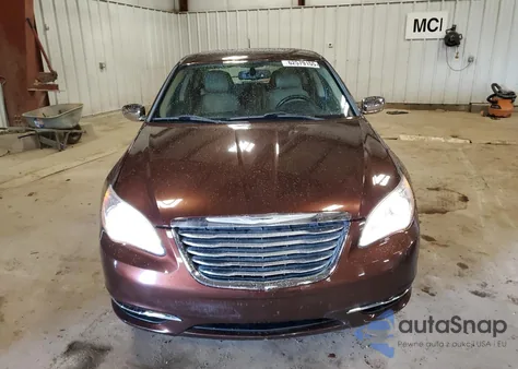 2013 Chrysler 200 Limited z USA, uszkodzony, nr VIN 1C3CCBCG9DN575428